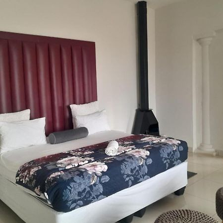 Dineo'S Lodge And Spa オーリクスタート エクステリア 写真