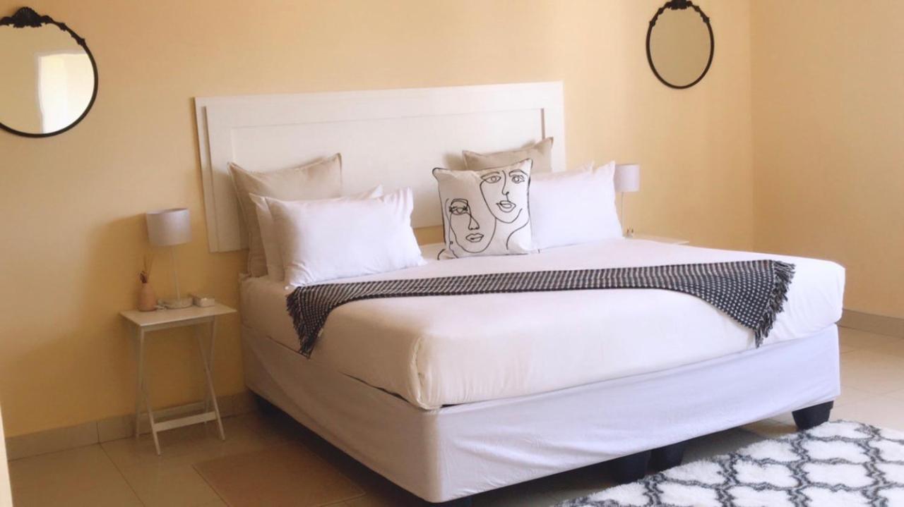 Dineo'S Lodge And Spa オーリクスタート エクステリア 写真